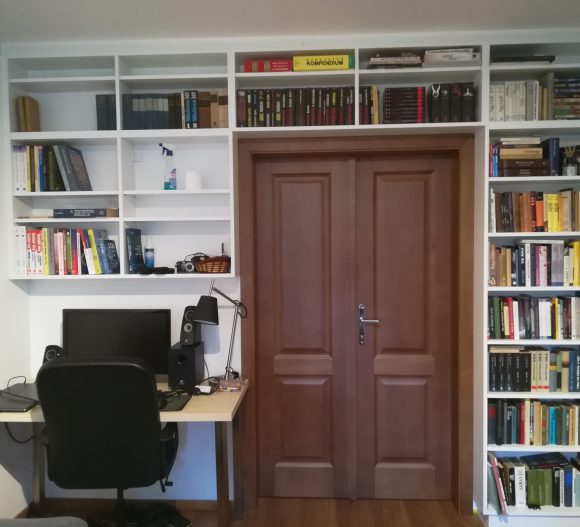 Könyv szekrény